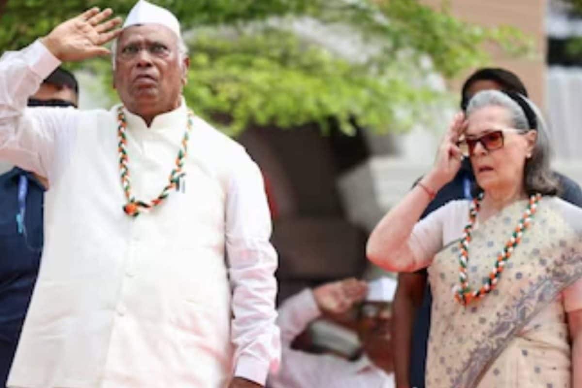 'ഖാർഗെയ്ക്ക് കസേര നൽകണമെന്നാണ് സോണിയ പറഞ്ഞത്'; 'വന്ദേമാതരം' തടസപ്പെടുത്തിയതിൽ കോൺഗ്രസ് പ്രതീകരണം