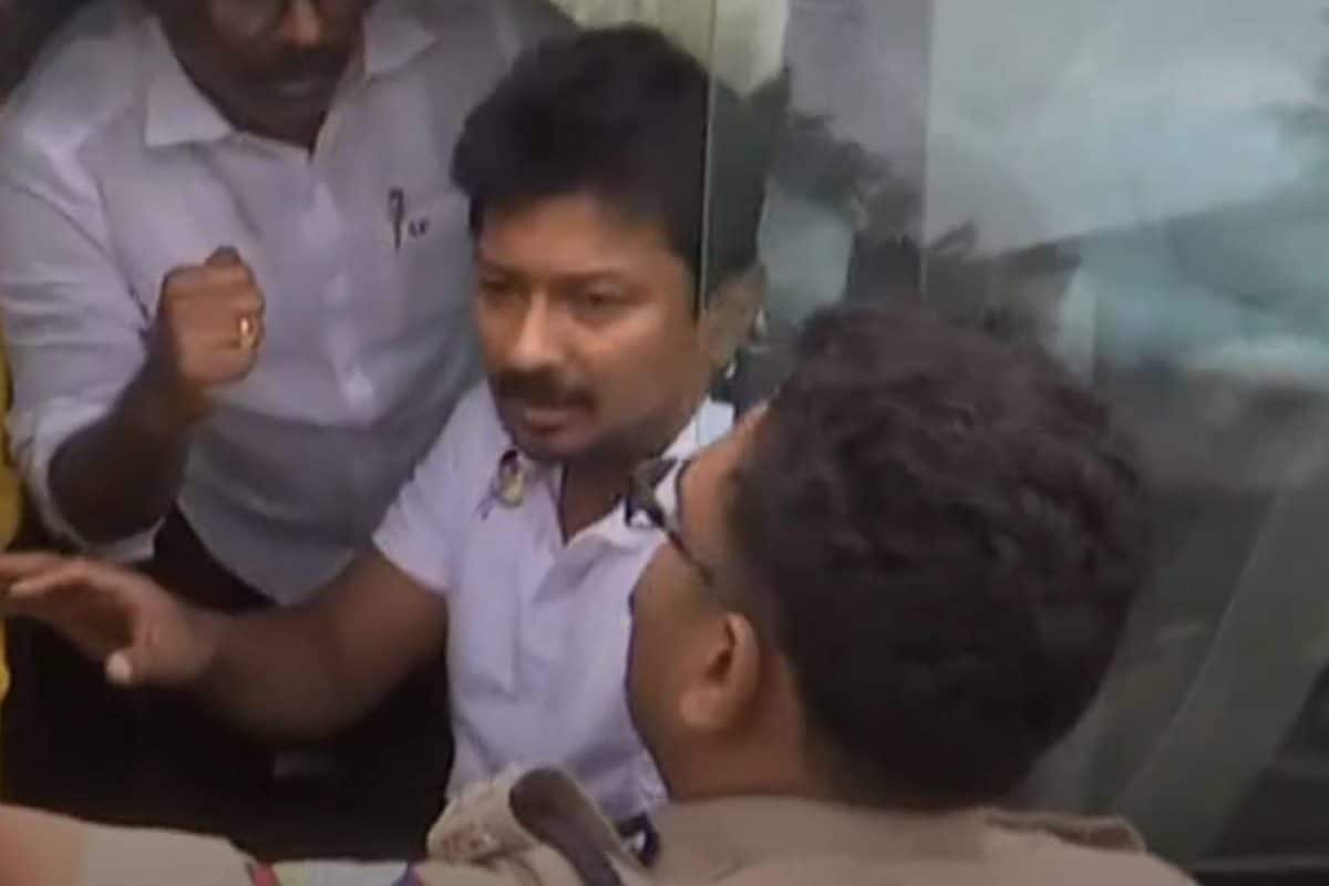 സനാതന ധർമം, ശശികലയുടെ ചെരിപ്പ്, ഇപ്പോൾ തൃഷ; ഉദയനിധിയുടെ നാവിൽ പിറന്ന വിവാദങ്ങള്