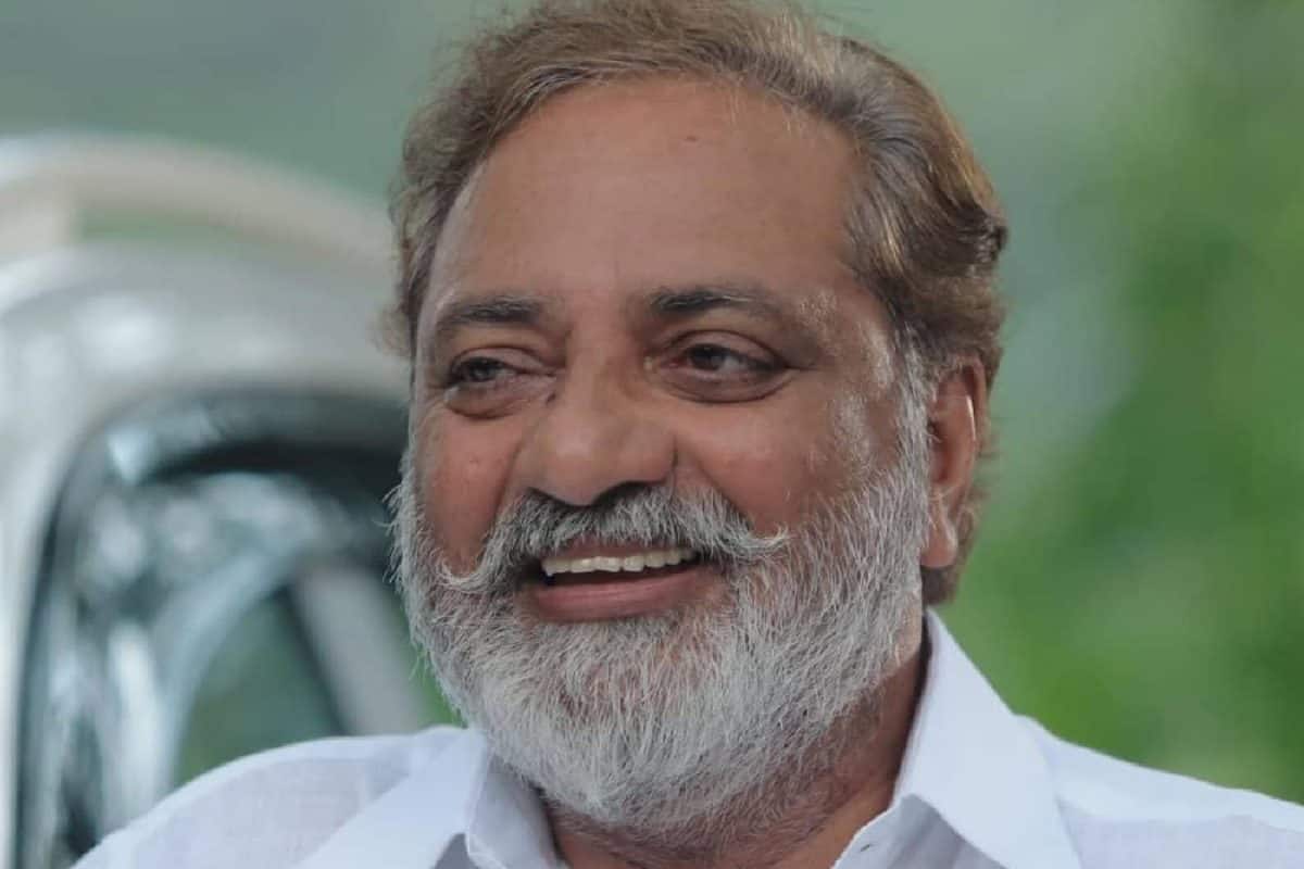 'ചിറകൊടിഞ്ഞ കിനാവുകളിൽ' വിറകുവെട്ടുകാരനായി അഭിനയിച്ചതിനാൽ യാതൊരു വിഷമവുമില്ല; 'അക്കാദമി ചെയർമാനി'ൽ ജോയ് മാത്യു