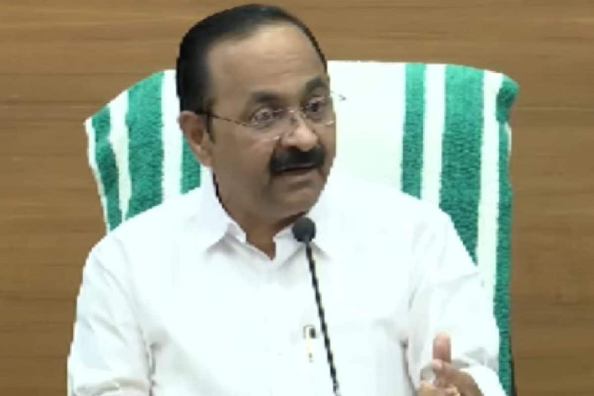 കാന്തപുരത്തിന്റെ പ്രസ്താവന തള്ളി മുഖ്യമന്ത്രി; സ്ത്രീകൾക്ക് ഇസ്ലാമിക ചരിത്രത്തിലുള്ള പ്രാധാന്യത്തെ ഓർമിപ്പിച്ച് സതീശൻ