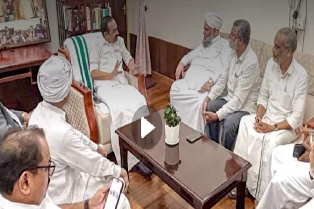 കാന്തപുരത്തിനെതിരായ പ്രസ്താവന തിരുത്തണമെന്ന് ആവശ്യപ്പെട്ട് മുഖ്യമന്ത്രിയുമായി എ.പി സമസ്ത വിഭാഗം നേതാക്കളുടെ കൂടിക്കാഴ്ച