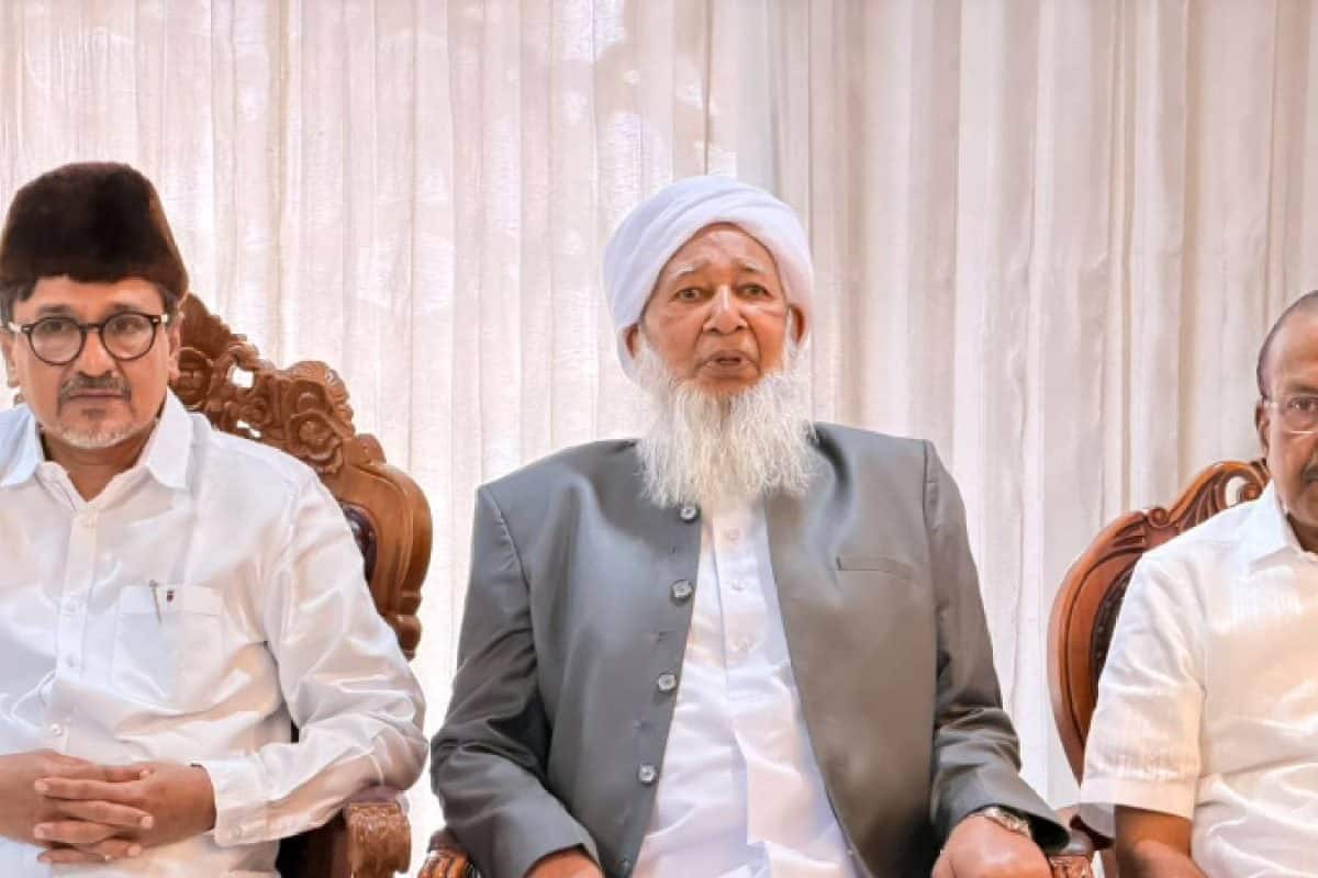 പാണക്കാട് സാദിഖലി തങ്ങൾ മർക്കസ് ആസ്ഥാനത്ത്; എ.പി. വിഭാഗം നേതാക്കളുമായി കൂടിക്കാഴ്ച