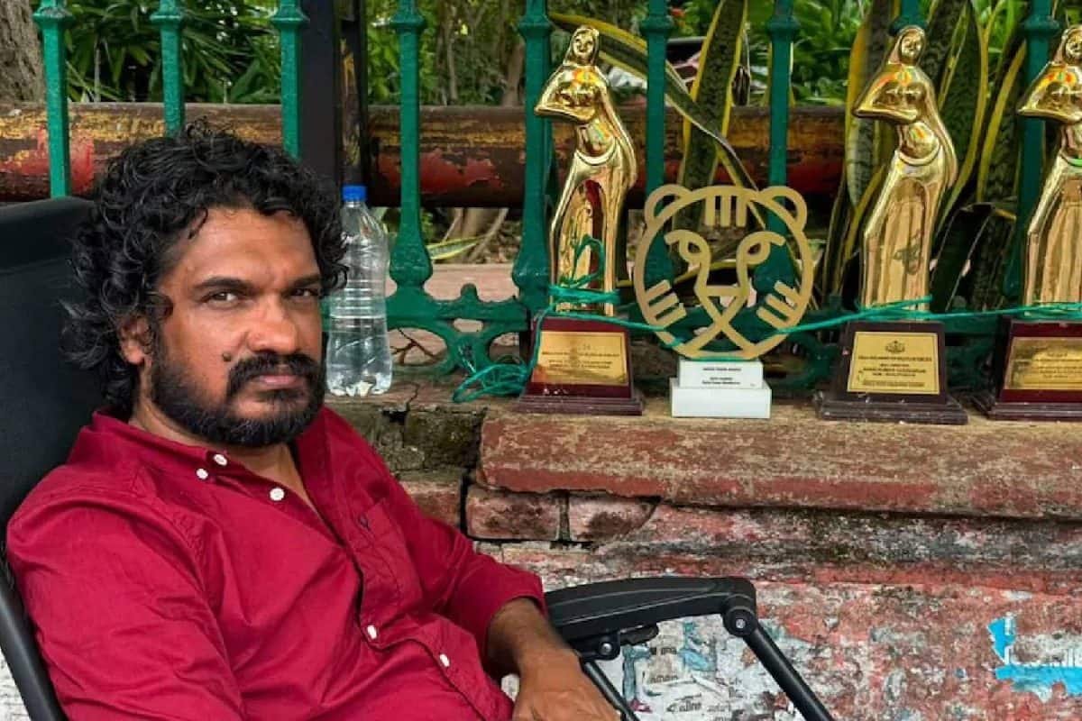 ഹേമ കമ്മിറ്റി റിപ്പോർട്ടിൽ അന്വേഷണം വേണം; സെക്രട്ടേറിയറ്റിന് മുന്നിൽ അനിശ്ചിതകാല നിരാഹാര സമരവുമായി സനൽകുമാർ ശശിധരൻ