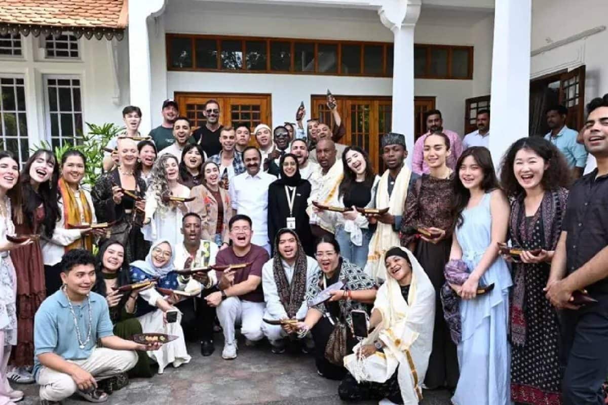 ബ്രിക്സ് ഉച്ചകോടിക്കെത്തിയ 35 വിദേശ ഇൻഫ്ലുവൻസർമാർക്ക് ക്ലിഫ് ഹൗസിൽ സ്വീകരണം