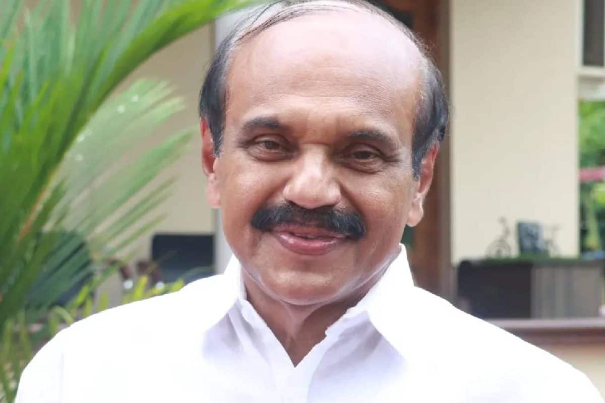 ഉണ്ണിയാടൻ്റെ ക്യാബിനറ്റ് പദവി കേരള കോൺഗ്രസുകാർ തമ്മിൽ തെരുവിൽ ഏറ്റുമുട്ടി