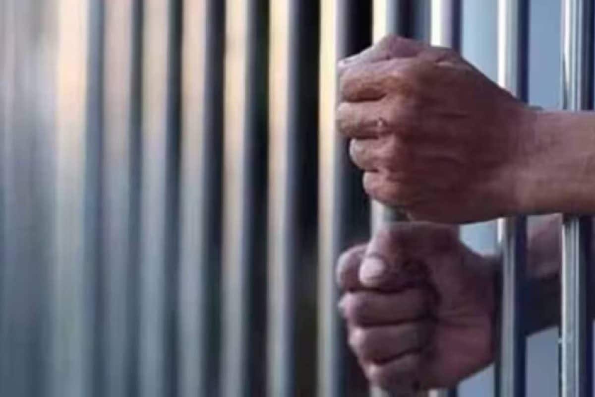 ഹണിട്രാപ്പും ഡിജിറ്റൽ ചാരവൃത്തിയും: കത്വയിൽ പാകിസ്ഥാൻ ഐഎസ്ഐയുടെ ഡിജിറ്റൽ ചാര ശൃംഖല തകർത്തു