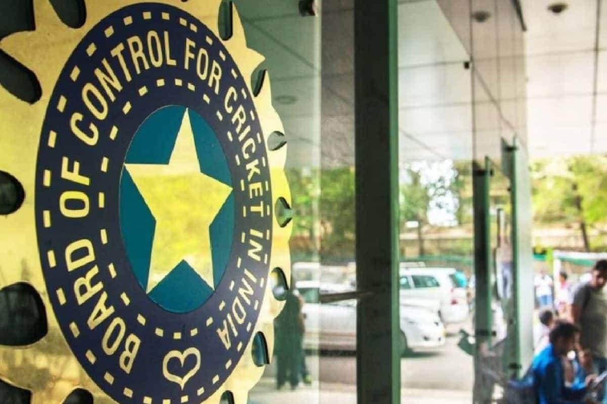 ഏഷ്യൻ ഗെയിംസ്: ക്രിക്കറ്റ് താരങ്ങൾക്ക് താമസിക്കാൻ പ്രത്യേകം സൗകര്യം വേണമെന്ന ബി.സി.സി.ഐ ആവശ്യം തള്ളി ഇന്ത്യൻ ഒളിമ്പിക് അസോസിയേഷൻ