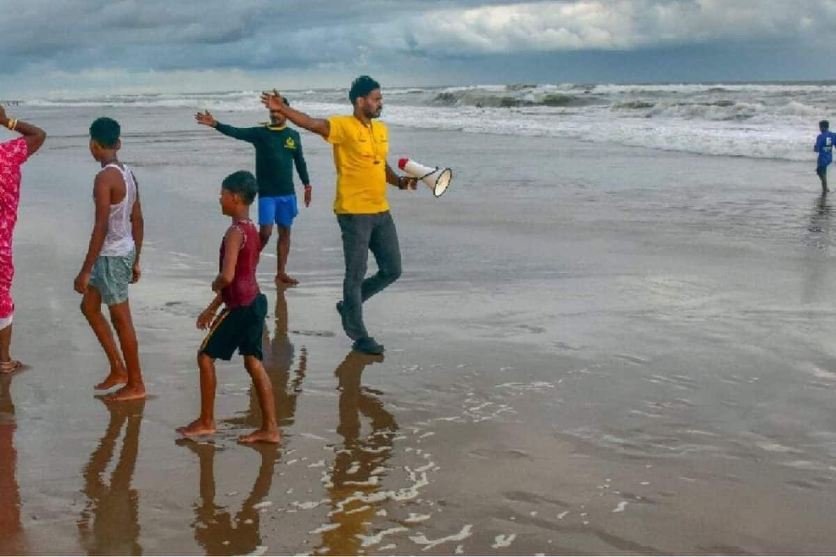'അർണബ്' ചുഴലിക്കാറ്റ് വരുന്നു; ഒഡീഷയിലും ആന്ധ്രയിലും കനത്ത മഴയ്ക്കും കാറ്റിനും സാധ്യത