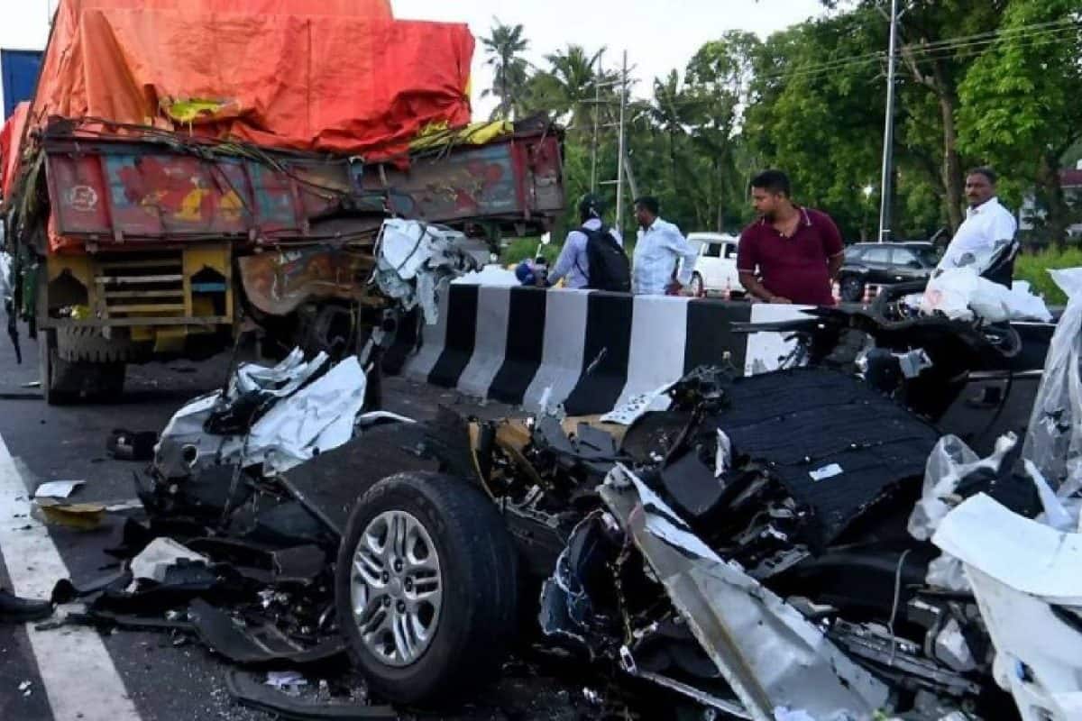 ട്രിപ്പ് പോയത് കോളജിൽ അറിഞ്ഞില്ല; തൃശ്ശൂർ അപകടവിവരം പൊലീസ് വിളിച്ചപ്പോഴാണ് അറിഞ്ഞതെന്ന് അധികൃതർ