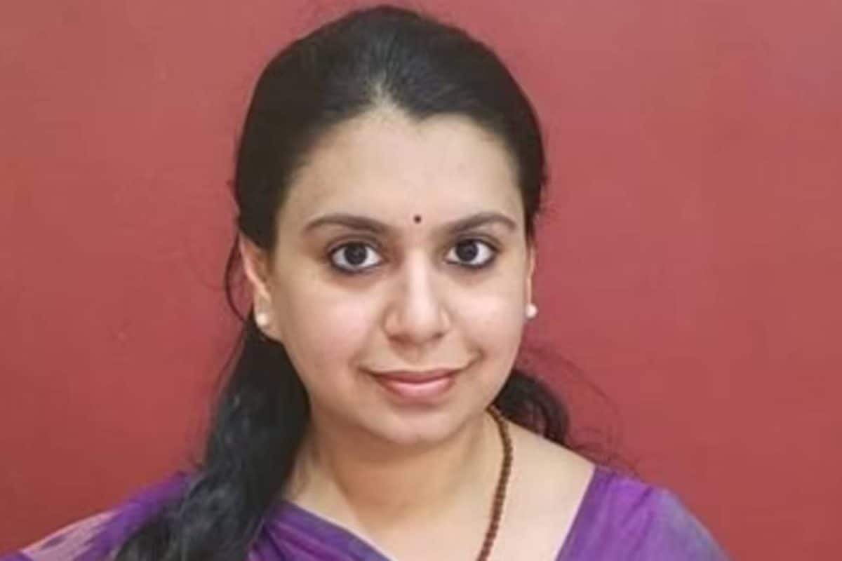 ഐഎഎസ് വിട്ടു; ഇനി രാഷ്ട്രീയത്തിലേക്കെന്ന് ദിവ്യ മിത്തല്