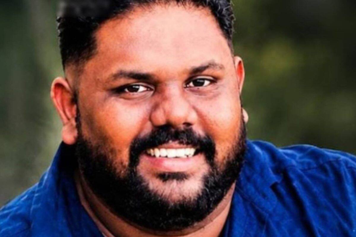 പരിക്കേറ്റയാളെ ആശുപത്രിയിൽ എത്തിക്കുന്നതിനിടെ ആംബുലൻസ് ഡ്രൈവർ കുഴഞ്ഞുവീണു മരിച്ചു