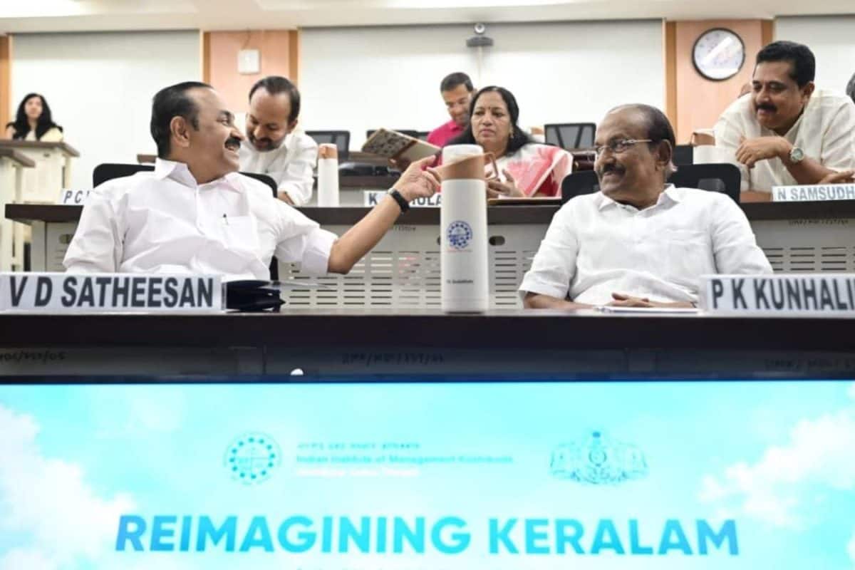 വീണ്ടും ക്ലാസ് മുറിയിലേക്ക്! മുഖ്യമന്ത്രി ഉൾപ്പെടെ മന്ത്രിമാര്ക്ക് കോഴിക്കോട് IIMൽ രണ്ടുദിവസത്തെ ക്ലാസ്