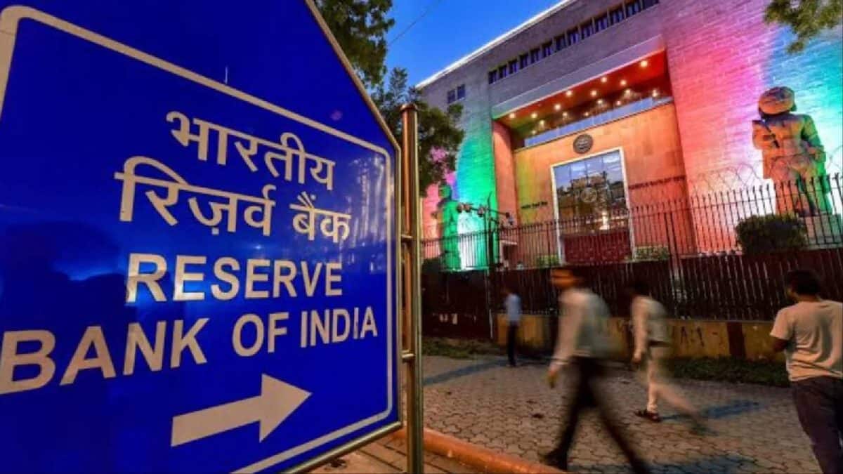Photo : News18 Banque de réserve de l'Inde relève son taux directeur de 25 points de base