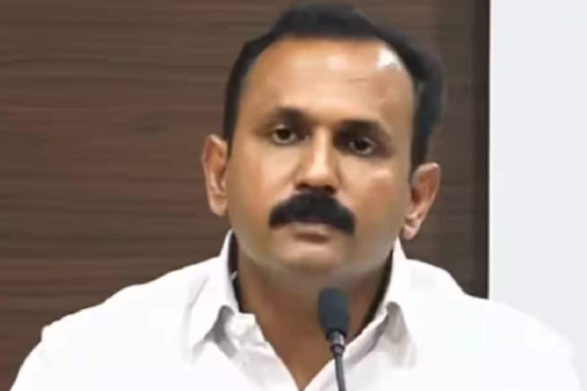 'വി മുരളീധരൻ എനിക്കെതിരെ പരാതി കൊടുത്തെന്ന് തെളിയിച്ചാൽ പൊതുപ്രവർത്തനം നിർത്തും'; കർത്താ മാസപ്പടി ഡയറിയിൽ ഷോൺ ജോർജ്