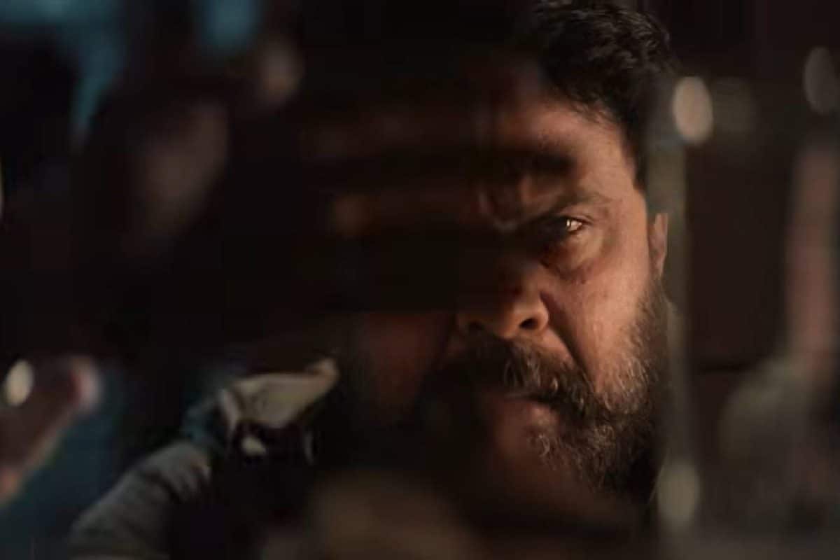 പോലീസുകാരനാവാൻ ആഗ്രഹിച്ച പോലീസ് ബുദ്ധിയുള്ളയാൾ; ചുരുളഴിഞ്ഞ് ദിലീപിന്റെ 'നീക്കം' കഥാപാത്രം