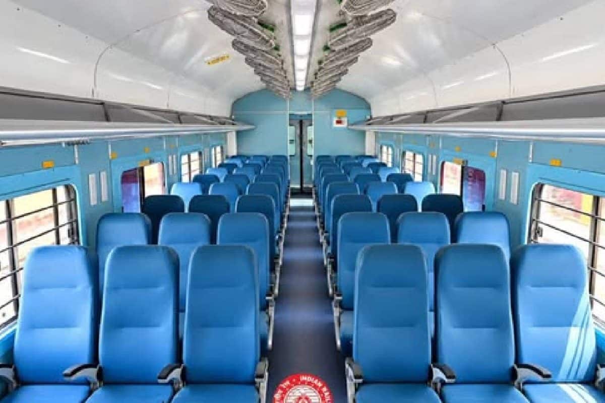 നടുവ് ഒടിയണ്ട! തിരുവനന്തപുരം - കണ്ണൂർ ജനശതാബ്ദിയിൽ പുഷ്ബാക്ക് സീറ്റുകളുള്ള കോച്ചുകൾ