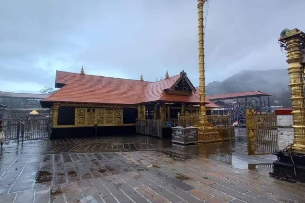 Sabarimala മാളികപ്പുറത്ത് 40 വർഷത്തിനുശേഷം വിദ്യാരംഭം; ശബരിമലയിൽ തുലാമാസ പൂജകൾ പൂർത്തിയാക്കി