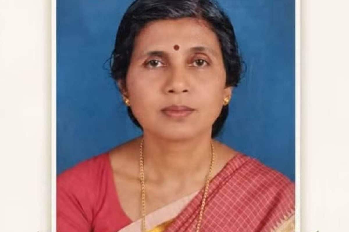 കോട്ടയത്ത് ഭർത്താവ് കാർ പിന്നോട്ടെടുക്കുന്നതിനിടെ വാഹനത്തിനടിയിൽപ്പെട്ട് ഭാര്യ മരിച്ചു