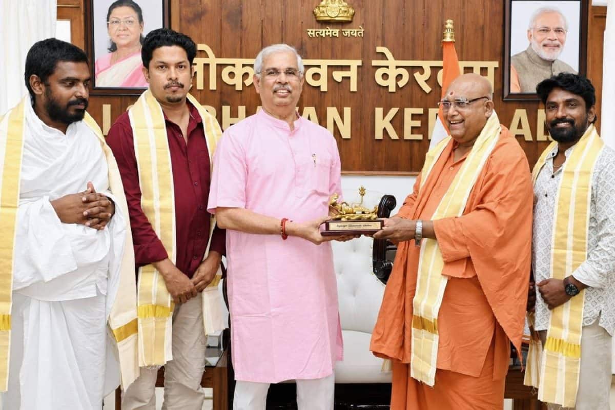 ശിവഗിരി മഠം പ്രസിഡന്റ് സച്ചിദാനന്ദ സ്വാമിയുടെ ജീവചരിത്രം ഡോക്യുമെന്ററിയാവുന്നു; 'ദി പാത്ത് ഓഫ് വിഷൻ' പ്രകാശനം ചെയ്തു