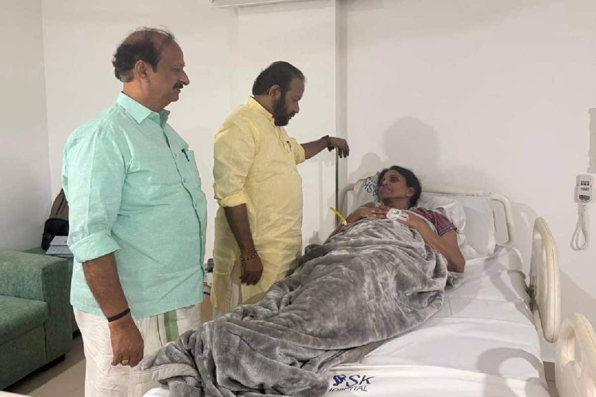 കൗൺസിലർ ആർ. ശ്രീലേഖ ആശുപത്രിയിൽ; രാജിവച്ചു എന്ന വാർത്ത ശരിയല്ല: എസ്. സുരേഷ്