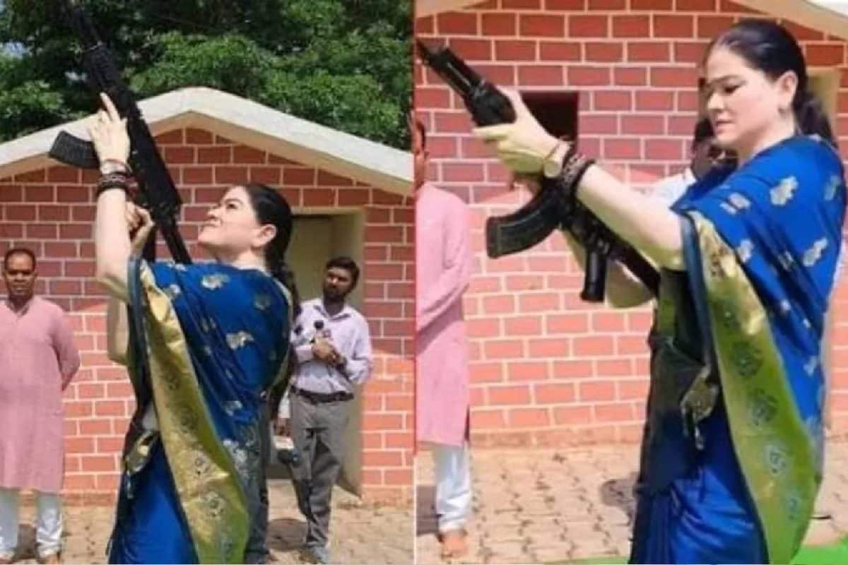 ആയുധപൂജയ്ക്ക് എകെ-47 ഉപയോഗിച്ച് ആകാശത്തേക്ക് വെടി വൈറലായി; ഐപിഎസ് ഉദ്യോഗസ്ഥയ്ക്കെതിരെ നടപടി