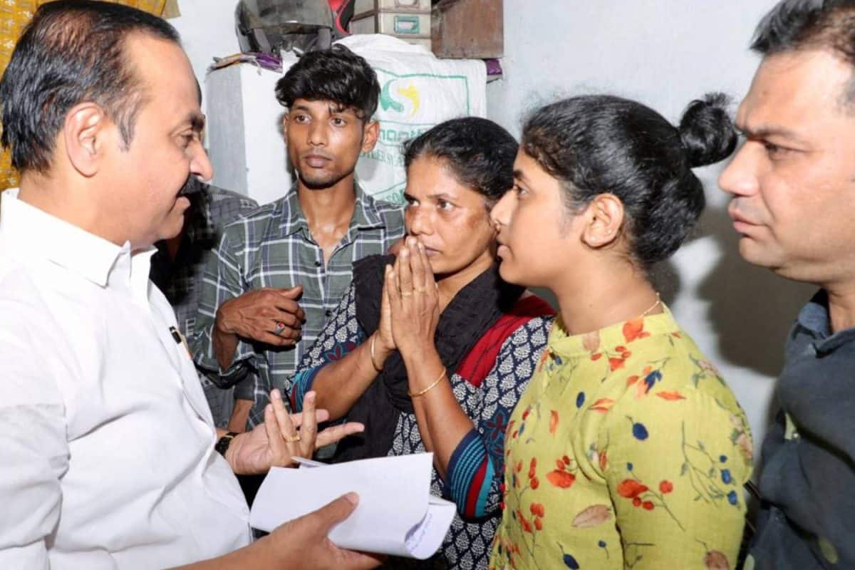 'വക്കാലത്ത് ഒപ്പിട്ടത് ഞാൻ, ആരും ഭീഷണിപ്പെടുത്തിയിട്ടില്ല, വക്കീലിനെ മാറ്റില്ല' ബന്ധുവിന്റെ ആരോപണംതള്ളി ഭദ്രകീർത്തി