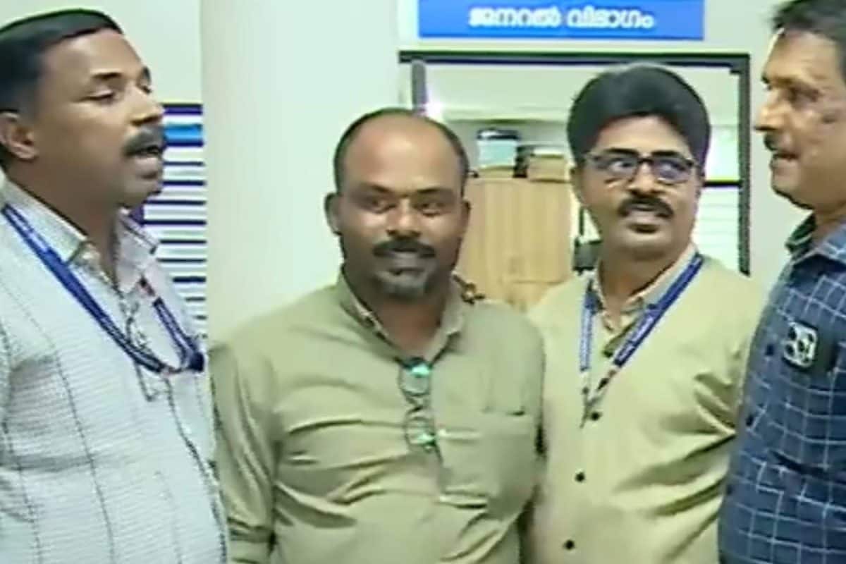 മലപ്പുറത്ത് ജ്വല്ലറി ജീവനക്കാരന്റെ പോക്കറ്റിൽ നിന്ന് വീണ 25 പവൻ സ്വർണം സുരക്ഷിതമായി എത്തിച്ച് ശുചീകരണത്തൊഴിലാളി