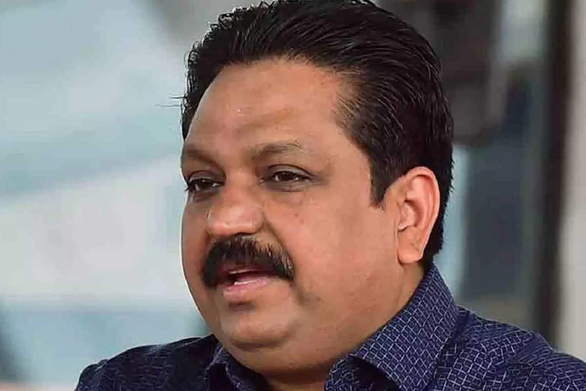 ഷാർജയിലെ തൊഴിൽ നഷ്ടപ്പെടും; വിദേശയാത്രാ വിലക്കിൽ ഇളവ് തേടി ടോമിൻ തച്ചങ്കരി ഹൈക്കോടതിയിൽ