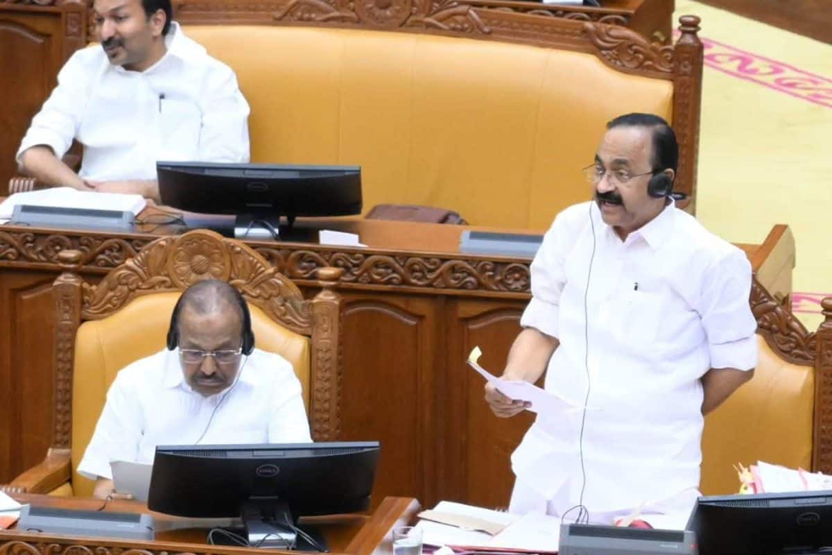 രാജ്യത്താദ്യം; ഗ്യാനേഷ് കുമാറിനെതിരെ കേരള നിയമസഭ പ്രമേയം പാസാക്കി; അനുകൂലിച്ച് എൽഡിഎഫ്