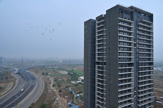 View of Dwarka expressway and nearby infrastructure in cloudy weather. Copyright (c) 2024 Sudarshan Jha/Shutterstock.