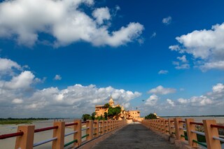 Ajgaivinath temple sultanganj bihar, in Bhagalpur Districk, Bihar, A beautiful temple of Shiva at the bank of ganga, Bihar Tourism. Copyright (c) 2021 Sunny Rana Photography/Shutterstock.