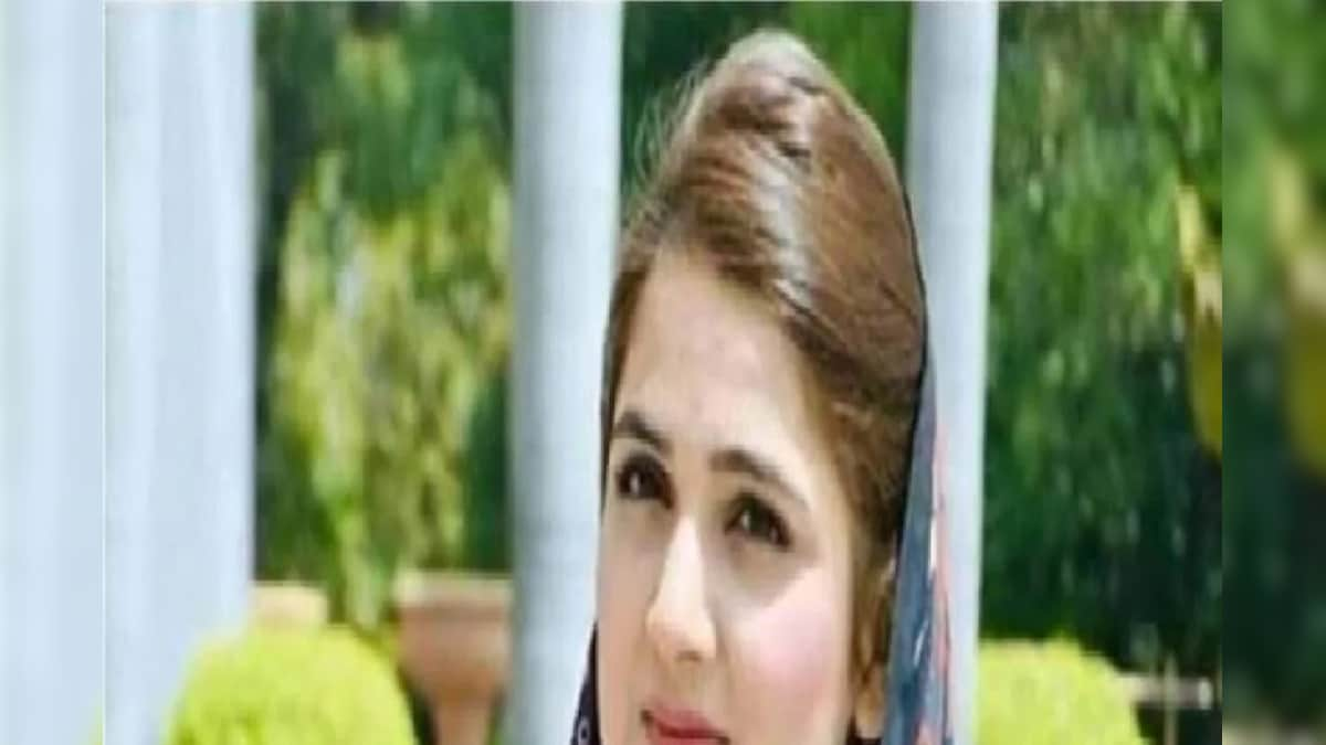 World news pakistan pmln member and mla sania ashiq Objectionable Video  leaked Mhpv - महिला आमदाराचा Boyfriend सोबतचा अश्लील Video viral, सायबर  क्राईमकडे तक्रार – News18 मराठी