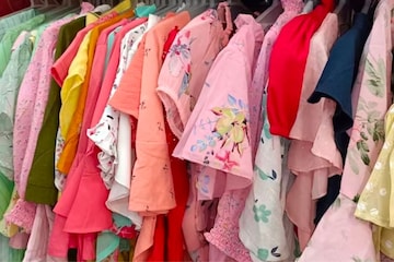 नाशिकमधील सर्वात स्वस्त मार्केट, फक्त 40 रुपयांमध्ये मिळतात मुलांचे कपडे PHOTOS नाशिकमधील सर्वात स्वस्त मार्केट, फक्त 40 रुपयांमध्ये मिळतात मुलांचे कपडे PHOTOS