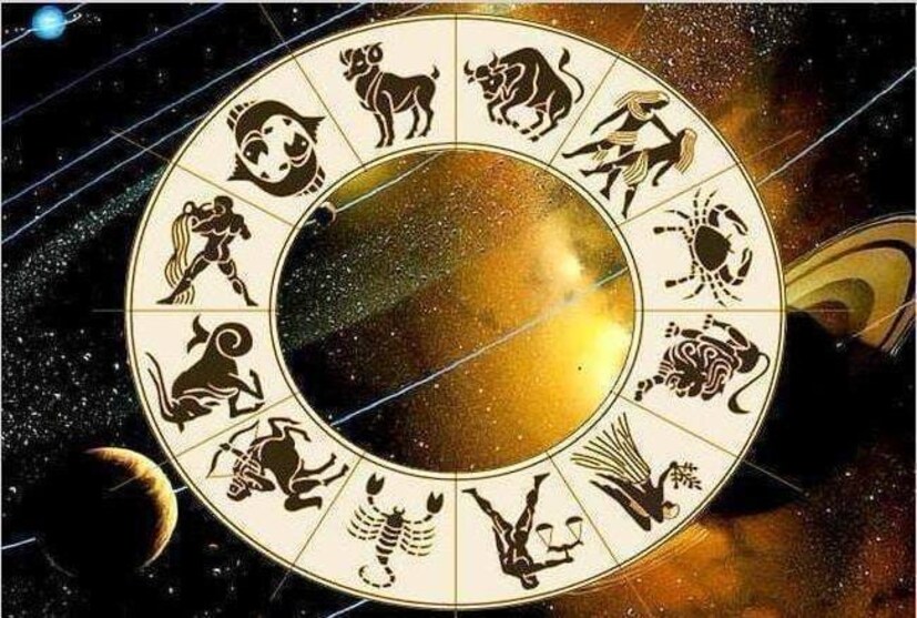 शनिदेव हे कर्माचे फळ देणारे (कर्मफळ दाता) मानले जातात. याचा अर्थ, तुम्ही जसे कर्म कराल, त्यानुसार शनिदेव तुम्हाला चांगले किंवा वाईट फळ देतात. त्यामुळे त्यांची कृपा मिळवण्यासाठी चांगले कर्म करणे हे सर्वात महत्त्वाचे आहे.