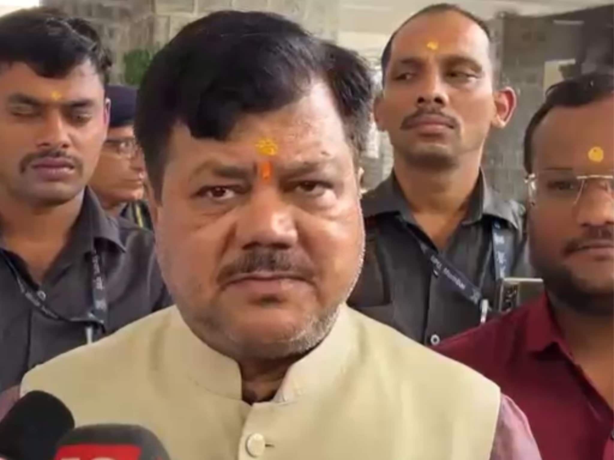 'काँग्रेसमध्ये स्फोट होणार, अनेक आमदार भाजपच्या संपर्कात'; दरेकरांचा मोठा दावा