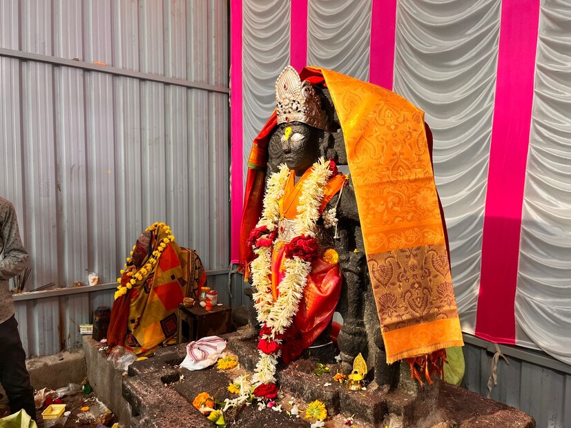 हिंदू धर्मात अधिक महिन्यात भगवान पुरुषोत्तमाच्या पूजेचे मह्त्त्व आहे. त्यामुळे राज्यातूनच नाही तर परराज्यातूनही मोठ्या संख्येने भक्त भगवान पुरुषोत्तमाच्या दर्शनासाठी येत असतात.