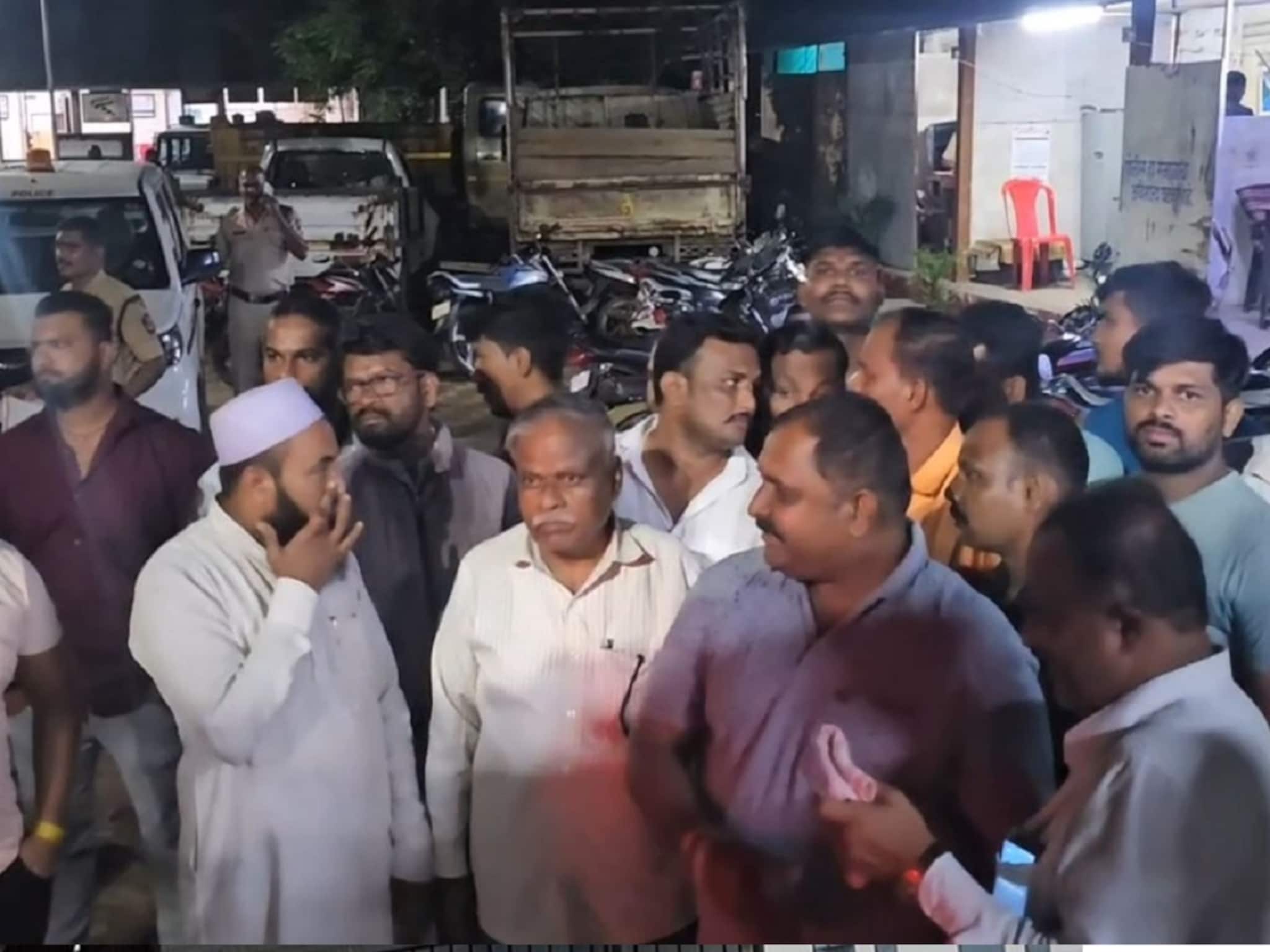 टिकली नका लावू, बुरखा घाला; धर्मांतराचा क्लास? अहमदनगरमध्ये धक्कादायक प्रकार