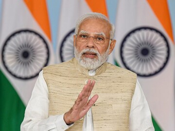 पंतप्रधानांपासून तर आमदारापर्यंत, कोणाला किती पगार?त्यांना टॅक्स द्यावा लगतो का?