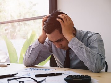 आर्थिक ताण कमी करायचा आहे? मग ह्या 6 प्रॅक्टिकल टीप्स आजच अमलात आणा