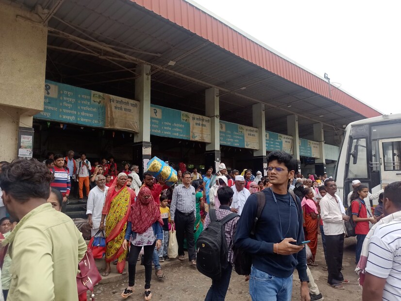   बसस्थानक स्वच्छ आणि सुंदर व्हावे, या उद्देशाने पाचही बसस्थानके दत्तक देण्यासाठी रापमकडून विविध संस्था, उद्योजकांकडून स्वास्थ्य अभियोग्य सूचना मागविण्यात आल्या आहेत. इच्छुक उद्योग, संस्थांनी प्रस्ताव सादर करण्याचे आवाहन करण्यात आले आहे.