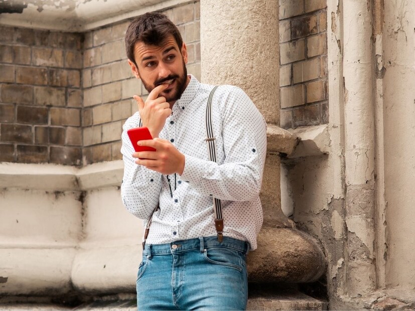 लालच - लालची पुरुष प्रत्येक गोष्टीची लालच ठेवतात मग ते भौतिक सुख असो वा शाररिक. नेहमी दुसऱ्यांवर त्यांची नजर असते. असे पुरुषही लवकर कंगाल होतात कारण लक्ष्मी त्यांच्यावर नाराज असते.