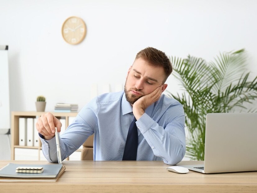 आळशीपणा नको. प्रत्येक कार्यासाठी तत्पर राहायला हवं. दुर्लक्षपणा केल्यास त्याचे परिणाम भोगावे लागतात. आपलं कार्य वेळेवरच करा. यामुळे जीवनात यश मिळण्याची शक्यता अधिक असते.