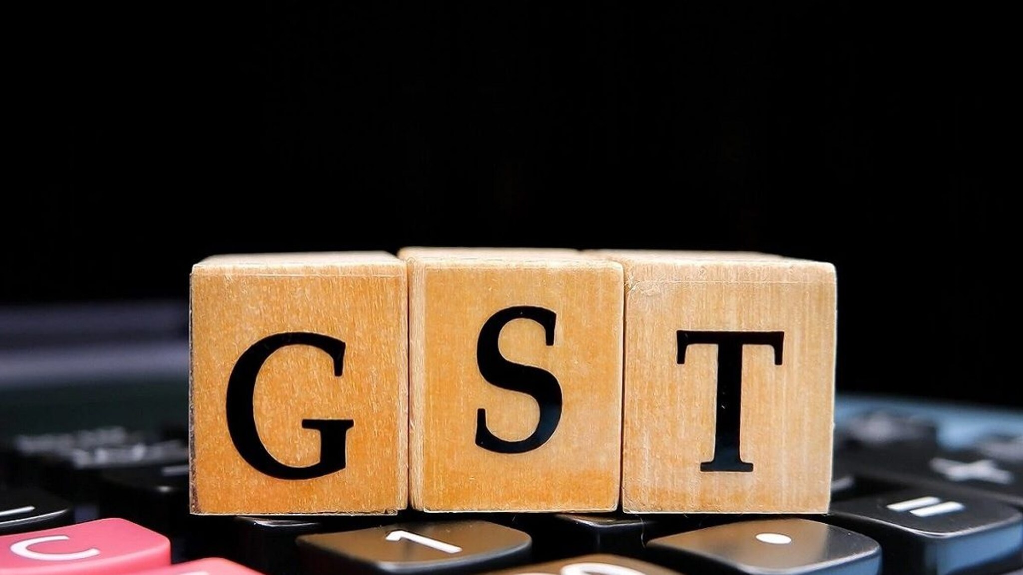 GST बुडव्या डाळ व्यापाऱ्यांवर कारवाई न करण्यासाठी कनिष्ठ अधिकाऱ्यांवर दबाव? प्रकरण हायकोर्टात
