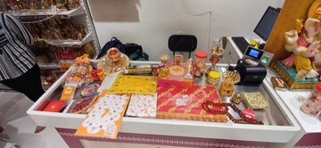 श्रावणात पूजेच्या साहित्याची करायचीय खरेदी? 'इथं' मिळतील सर्व वस्तू श्रावणात पूजेच्या साहित्याची करायचीय खरेदी? 'इथं' मिळतील सर्व वस्तू