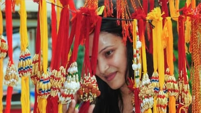 श्रावण महिन्याच्या पौर्णिमा तिथीला हा सण साजरा केला जातो. श्रावण महिन्याच्या पौर्णिमा तिथीला हा सण साजरा केला जातो.