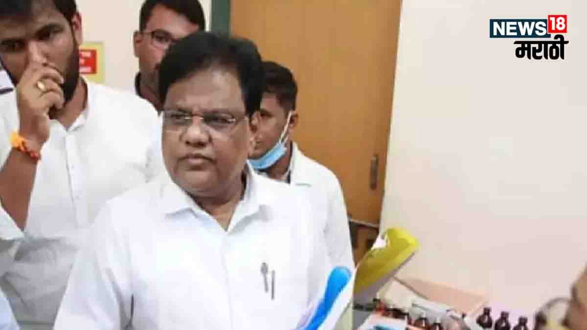 रेल्वे स्टेशनच्या पुनर्विकासाआधीच श्रेयवाद सुस्साट, पालकमंत्र्यांचं नाव 'गायब' झाल्याने धाराशीवमध्ये शिवसेना नाराज