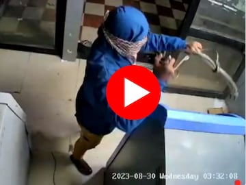 चोरांनी थेट ATM पळवलं