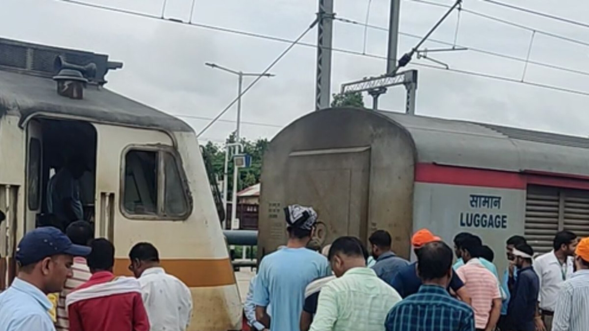 रेल्वे प्रवाशांसाठी महत्त्वाची बातमी; 'या' मार्गावरील 30 पेक्षा अधिक ट्रेन रद्द