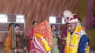 'आमच्या मुलीला फसवून सोबत नेलं आणि फसवून तिच्याशी लग्न केलं', असा आरोप तिच्या नातेवाईकांना केला आहे.