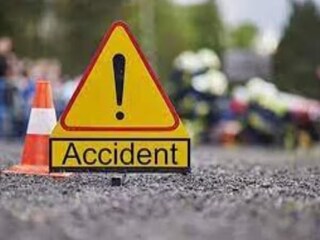 गाडीने कार्यक्रमात बसलेल्या लोकांना चिरडलं (प्रतिकात्मक फोटो) 